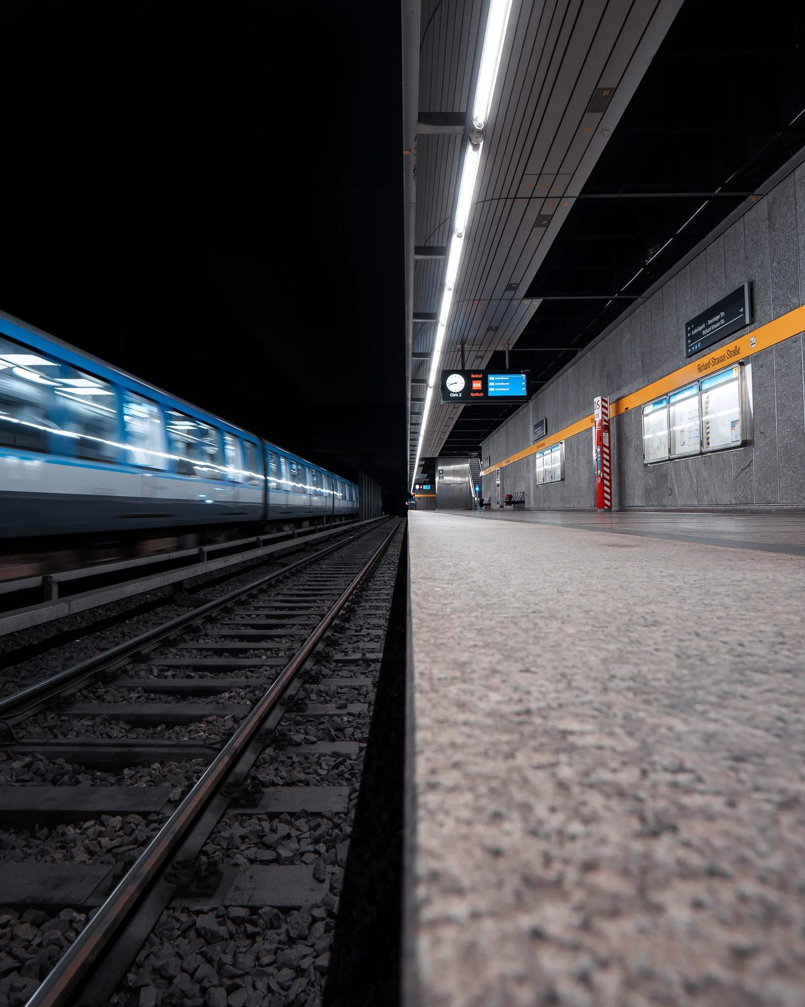 Urbane Stadtfotografie Kempten – Dramatisches Licht in der Innenstadt